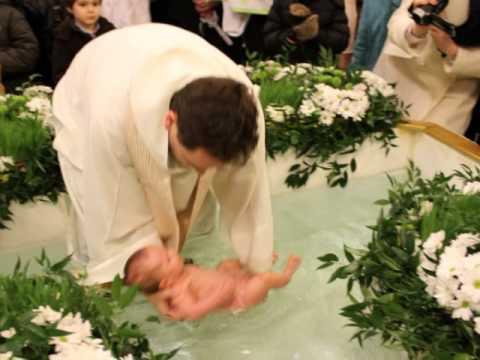 chrzest dzieci przez zanurzenie